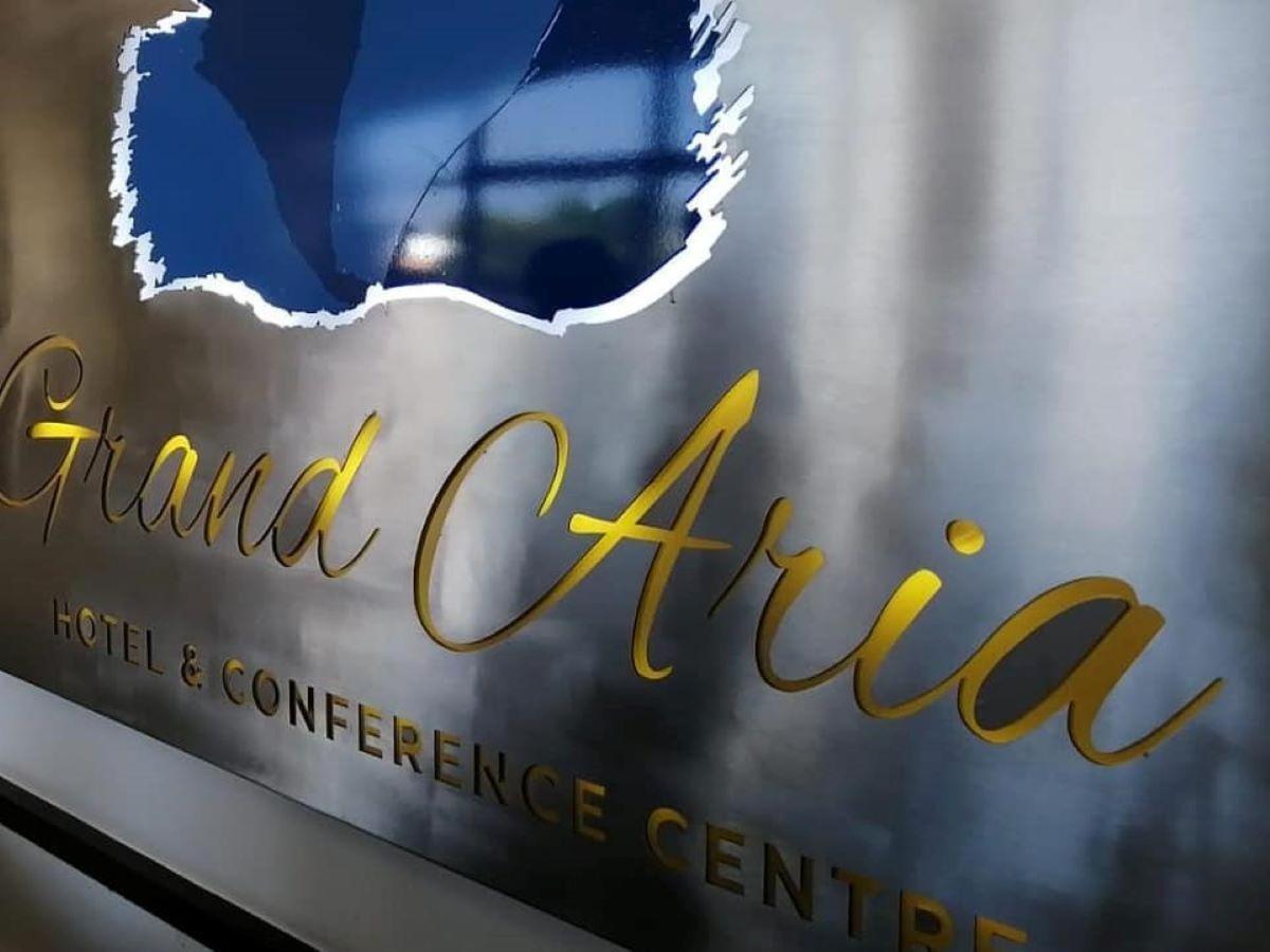 The Grand Aria Hotel And Conference Centre กาโบโรเน ภายนอก รูปภาพ